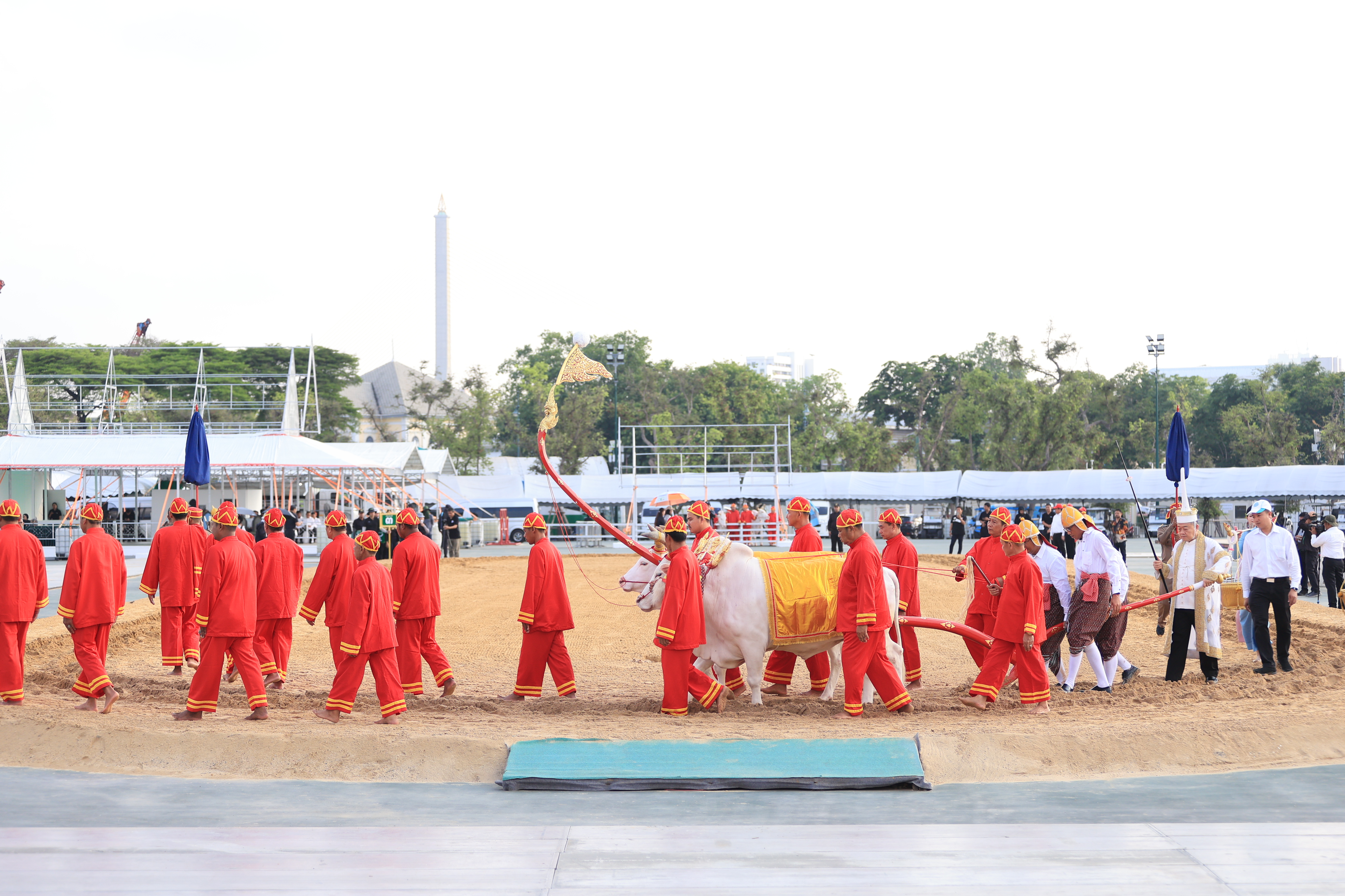title - ส.ป.ก. ร่วมซ้อมใหญ่ ครั้งที่ 1 พระราชพิธีพืชมงคลจรดพระนังคัลแรกนาขวัญ ประจำปีพุทธศักราช 2569 